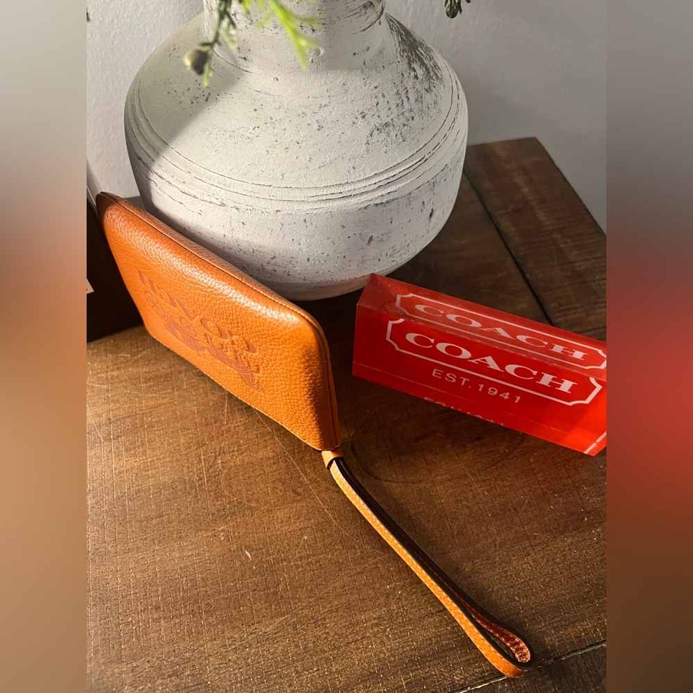 Coach Horse and Carriage Wristlet (NWT) - Picture 4 of 9